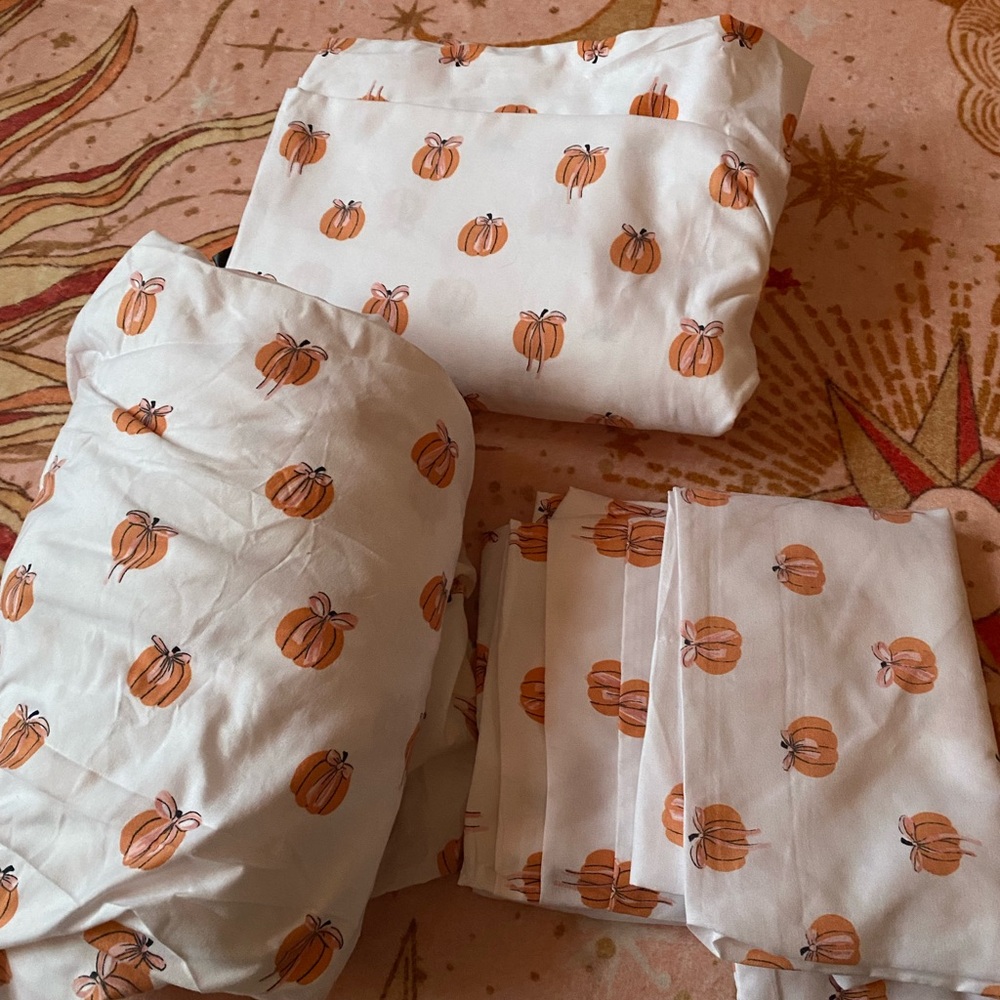 Pumpkin Bow Print Twin Bedding Set: Extra Pillow Cases